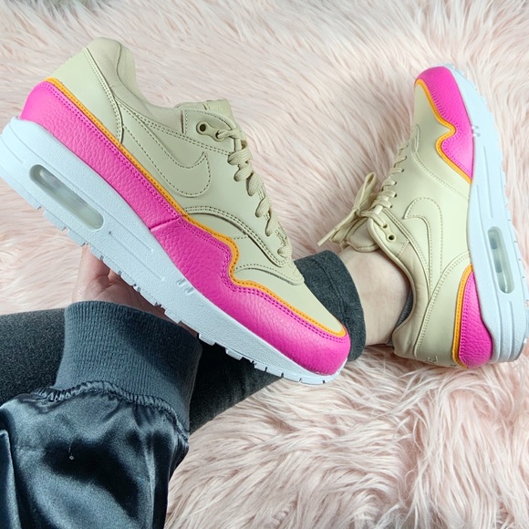 Nike Shoes - New Nike Women’s Air Max 1 Sneakers